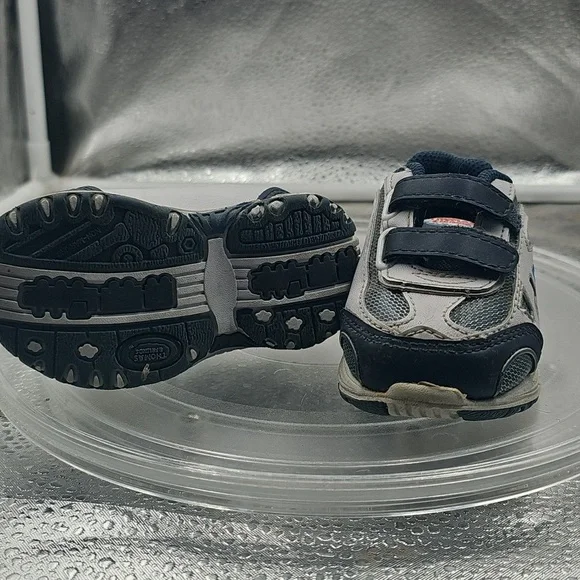 H Thomas And Friends Shoes White And Black - Picture 4 of 11